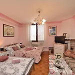 Medelin Apartman *